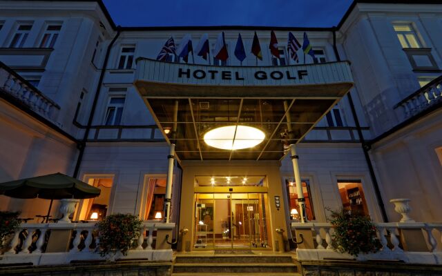 Отель Parkhotel Golf вид на фасад