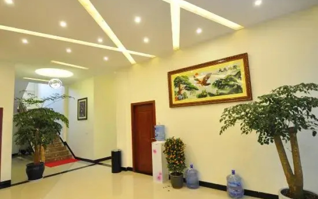 Luoping Buyi Inn
