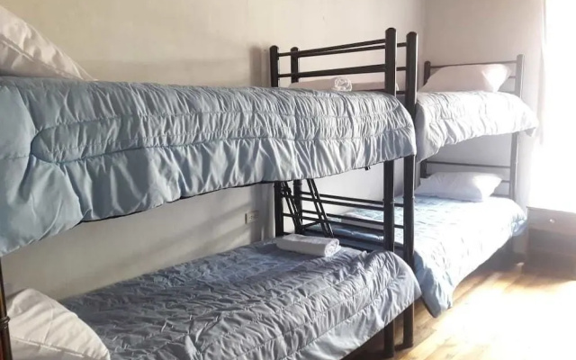 Friendly House & Hostel