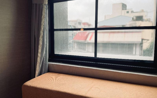 CHECK inn Taichung Ziyou