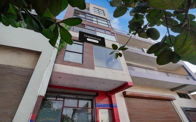 Super Townhouse Johri Enclave Metro Station Formerly Second Home