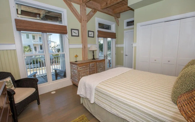 Sugar Shack 4 Bedroom Home by RedAwning