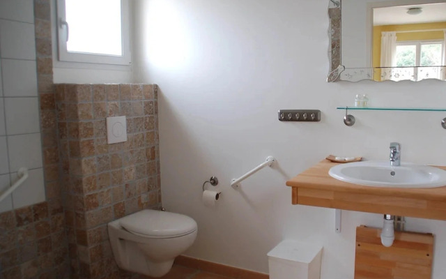 Comfortable Villa With Jacuzzi