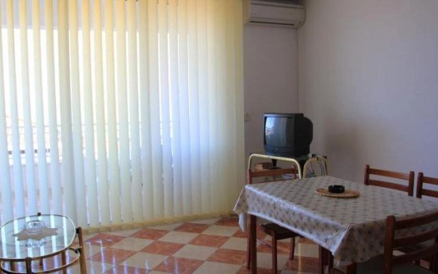Apartments Mila Makarska