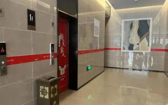 Xiaoshi Homestay (Liyuan Road Old City Root Store)