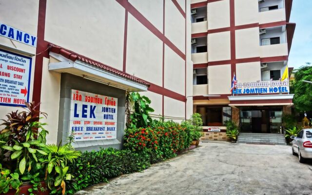 LEK Jomtien Hotel вид на фасад