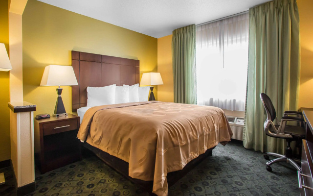 Days Inn - Bloomington