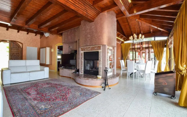 Villa Rosaria con spa e piscina interna