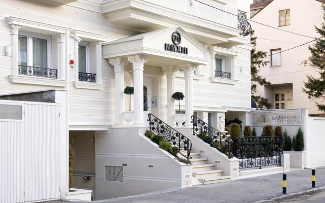 Апартаменты Lazar Lux Apartments вид на фасад