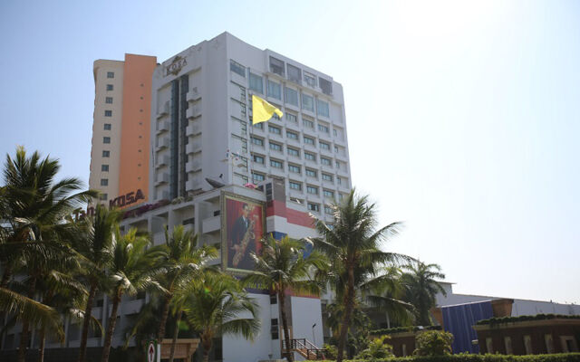 Kosa Hotel & Shopping Mall вид на фасад