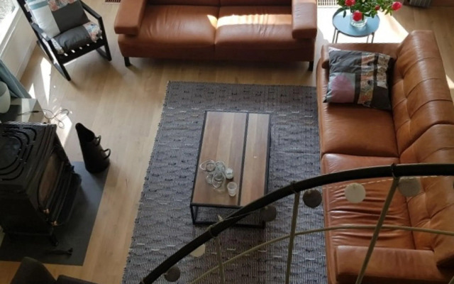Great villa with recreation room and huge garden