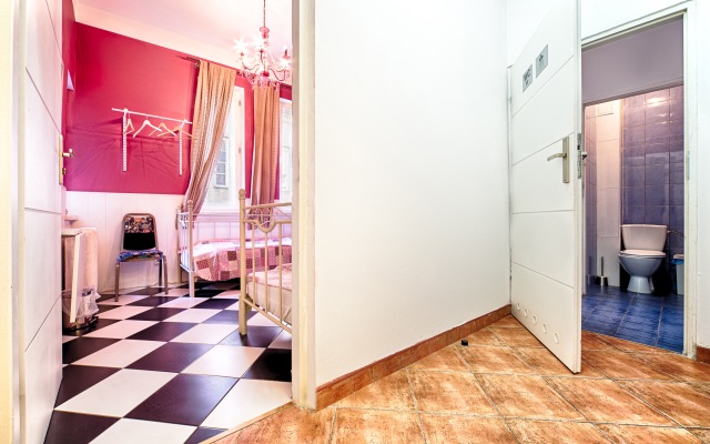Отель Old Town Kanonia Hostel & Apartments Польша, Варшава - 2 отзыва об отеле, цены и фото номеров - забронировать отель Old Town Kanonia Hostel & Apartments онлайн комната для гостей
