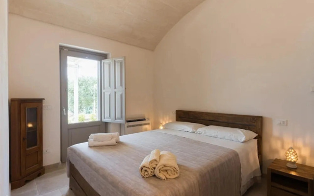 Trullo Eughene a con Piscina