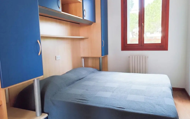 Spacious Apartment With Pool Access