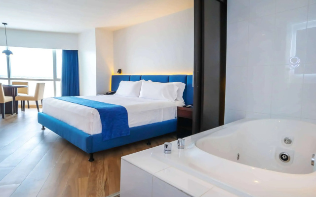 Wyndham Guayaquil Puerto Santa Ana