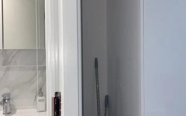 Fresh and Modern 2 Bed Flat Birmingham
