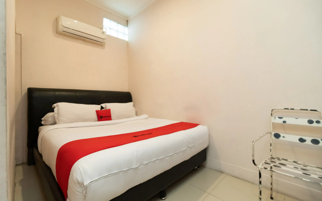 RedDoorz @ Fella Homestay Glugur Medan