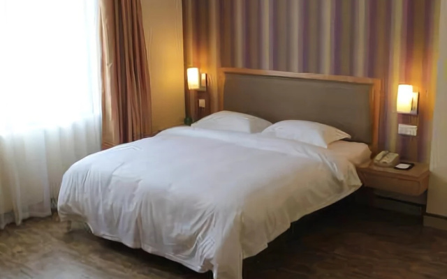 Breeze Hotel