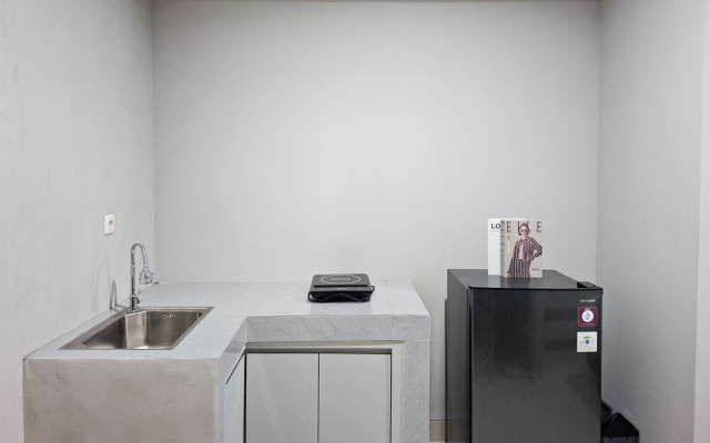Restful Monochrome Studio At Apartment The Ayoma