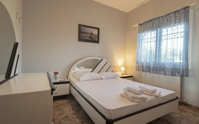 Tania's Seafront Villa by Rentalspro