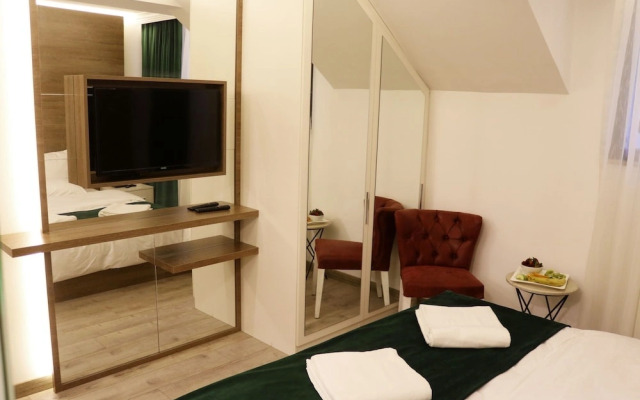 Musk hotel