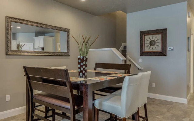 Emerald Pools 3 Bedroom Apts