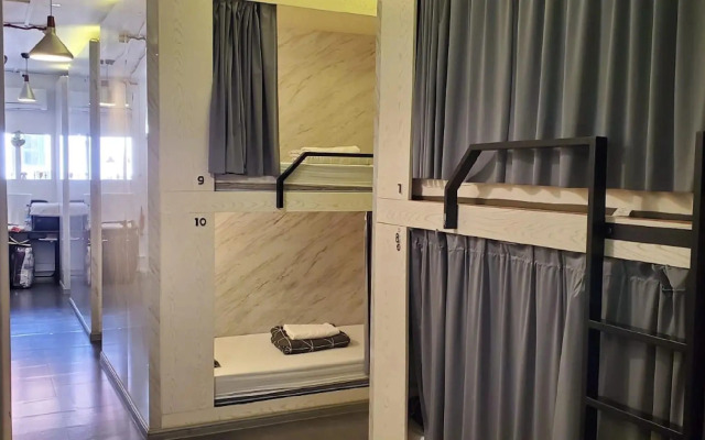 Bond Boutique Capsule Hotel At Bugis