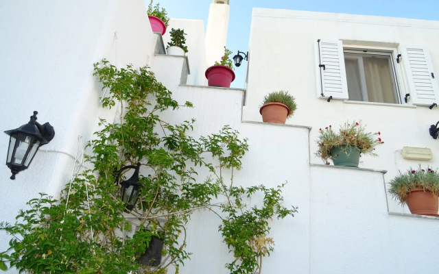Kontaratos Studios & Apartments