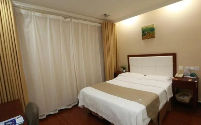 GreenTree Inn Jiangsu Suqian Sihong RenminS)Road Walking Street Express Hotel