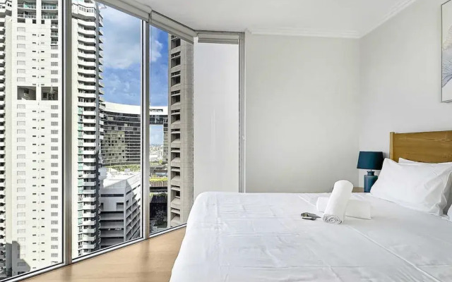 High-rise 2-bed Apartment With Gym, BBQ & Pool