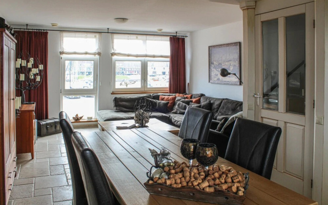Stunning Home in Hellevoetsluis With 2 Bedrooms and Wifi