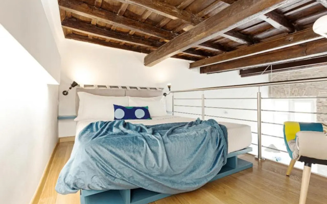 Sleek flat 4 guests 450mt from the Colosseum