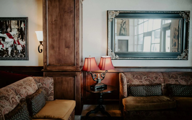 Oxford Suites Boise