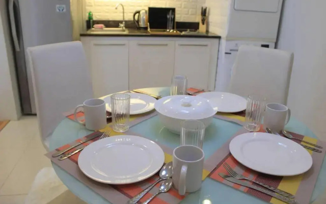 A2J BGC Luxury 1BR Suite Near Burgos Circle & Mall