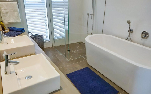 17 Marine - 3Bedroom Sea-Facing Apt101