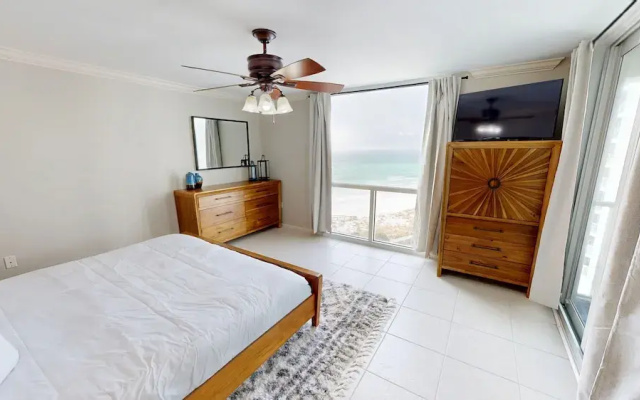 Shoreline Towers 1074 2 Bedroom Condo