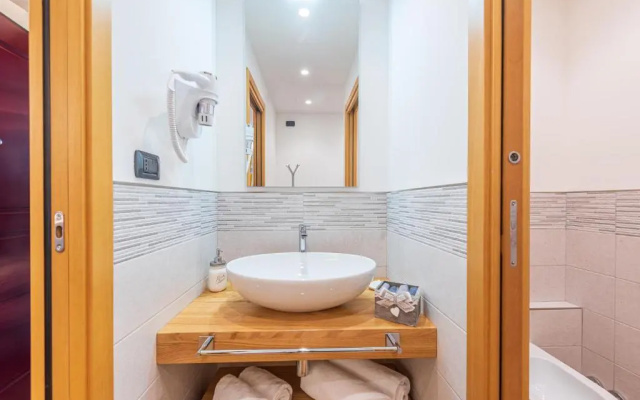 Room 176, Alba Town