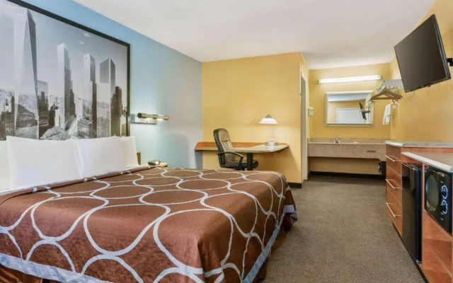Super 8 By Wyndham Findlay