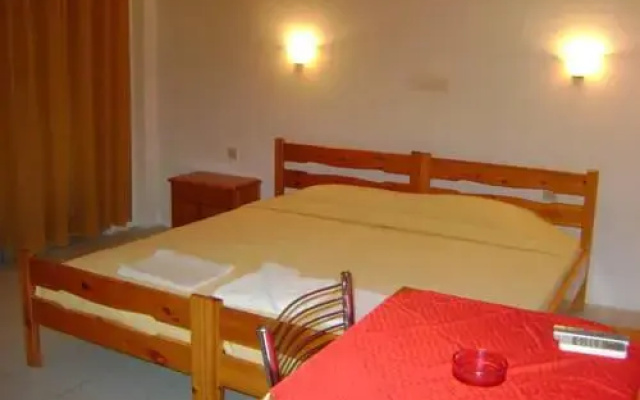 Foteini Rooms