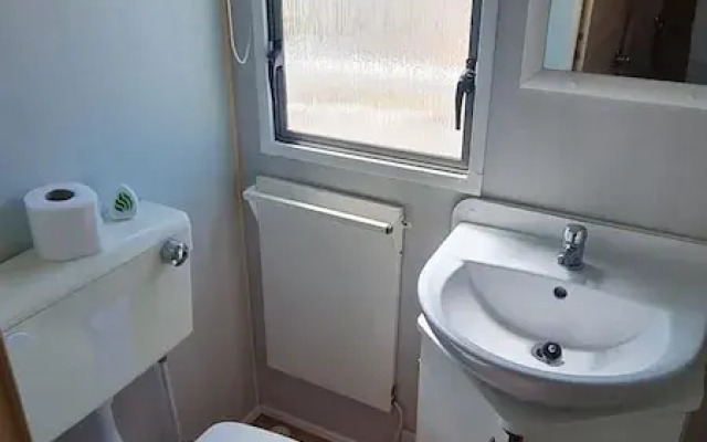 3 Bed Cabin Sleeps 6 With Balcony