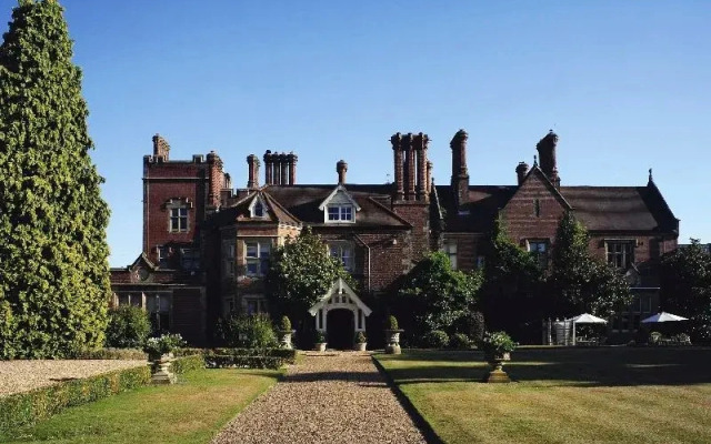 Alexander House - The Gatehouse