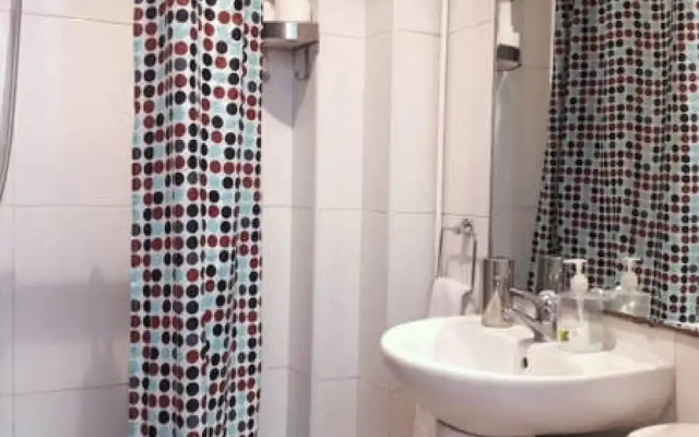 Born Suit Central 4 Habitaciones 4 Planta