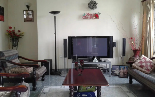 Kandy Hill Breeze ( Home Stay)