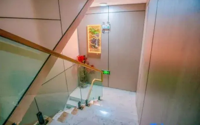 Honey Nest Express Hotel