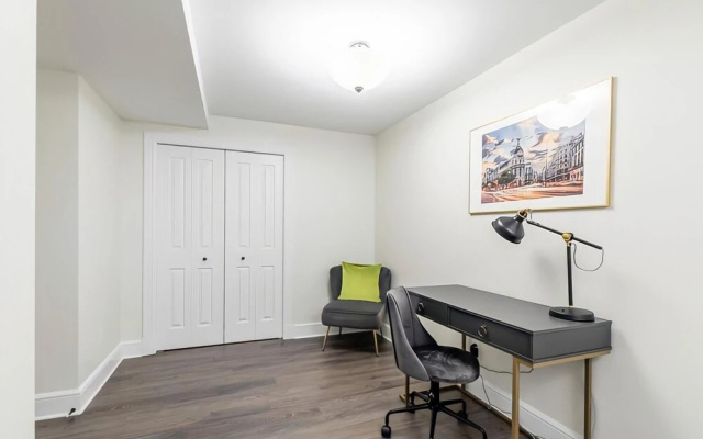 Rideau Comfort 2BD 1BA Apartment Free Parking