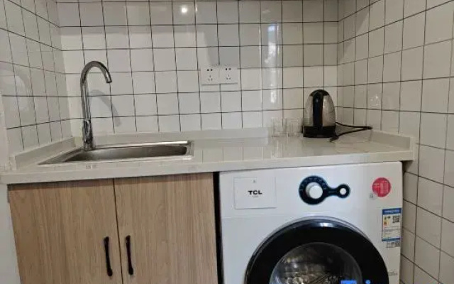 Hangzhou Baishitong Apartment (Chengzhan Subway Station)
