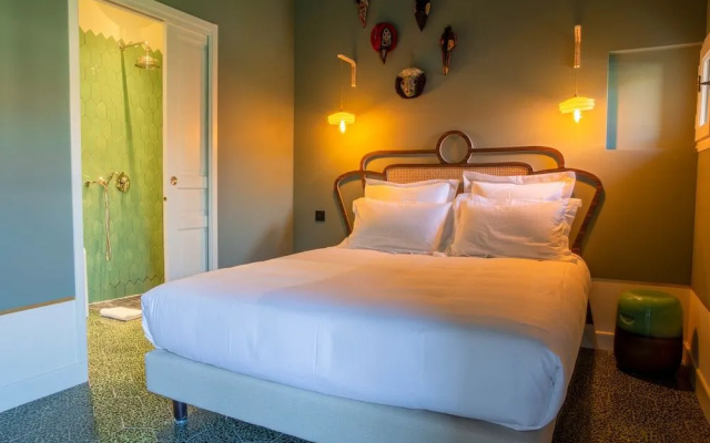 Le Petit Hotel
