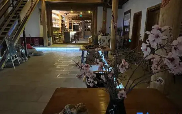 Shangri-La Dukezong Ancient City Sifang Street Humble Yatang Inn