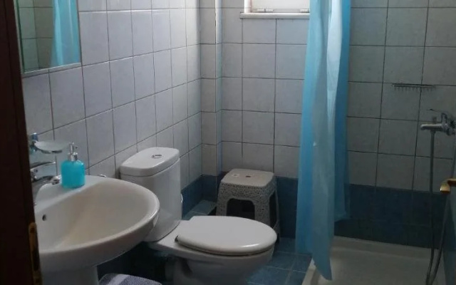 Nikos Apartments