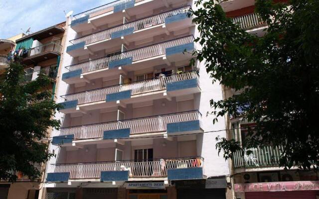 Отель Apartamentos AR Isern Испания, Бланес - отзывы, цены и фото номеров - забронировать отель Apartamentos AR Isern онлайн вид на фасад